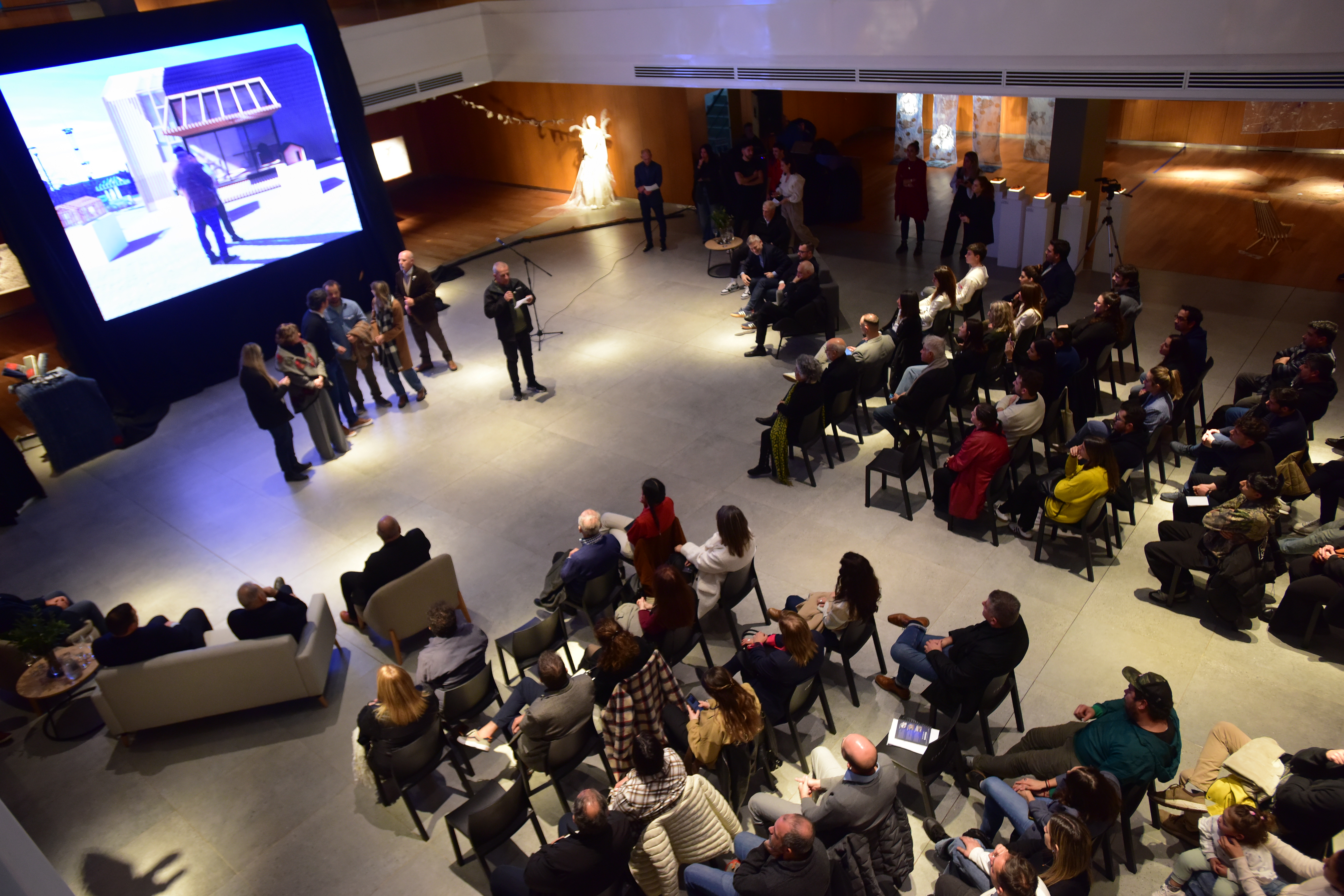 Presentación de la Expo Estilo Casa en el Museo Metropolitano de Arte Urbano en el subsuelo de la Plaza España