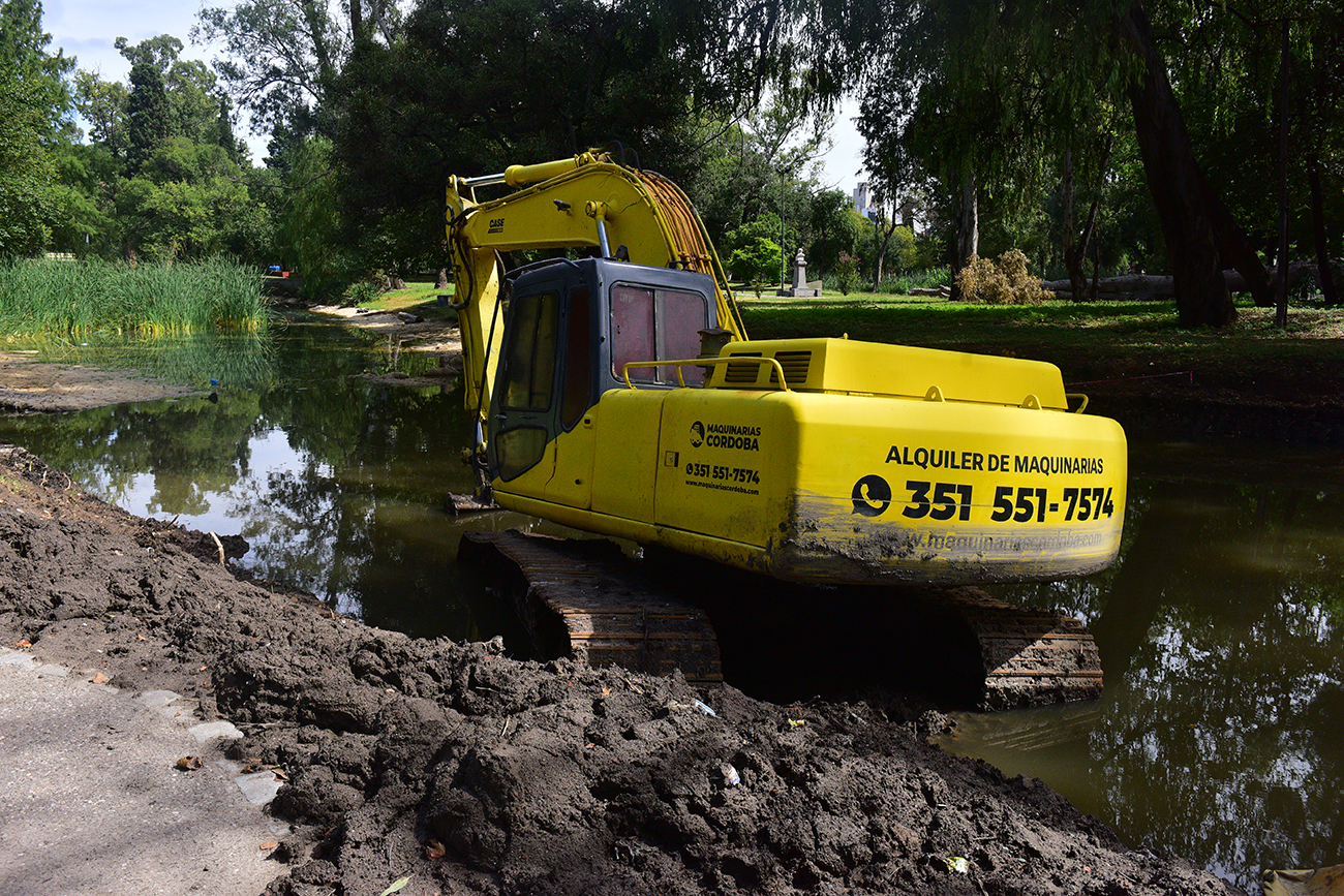 Mal estado de la Isla Crisol del Parque Sarmiento . (José Gabriel Hernández / La Voz)