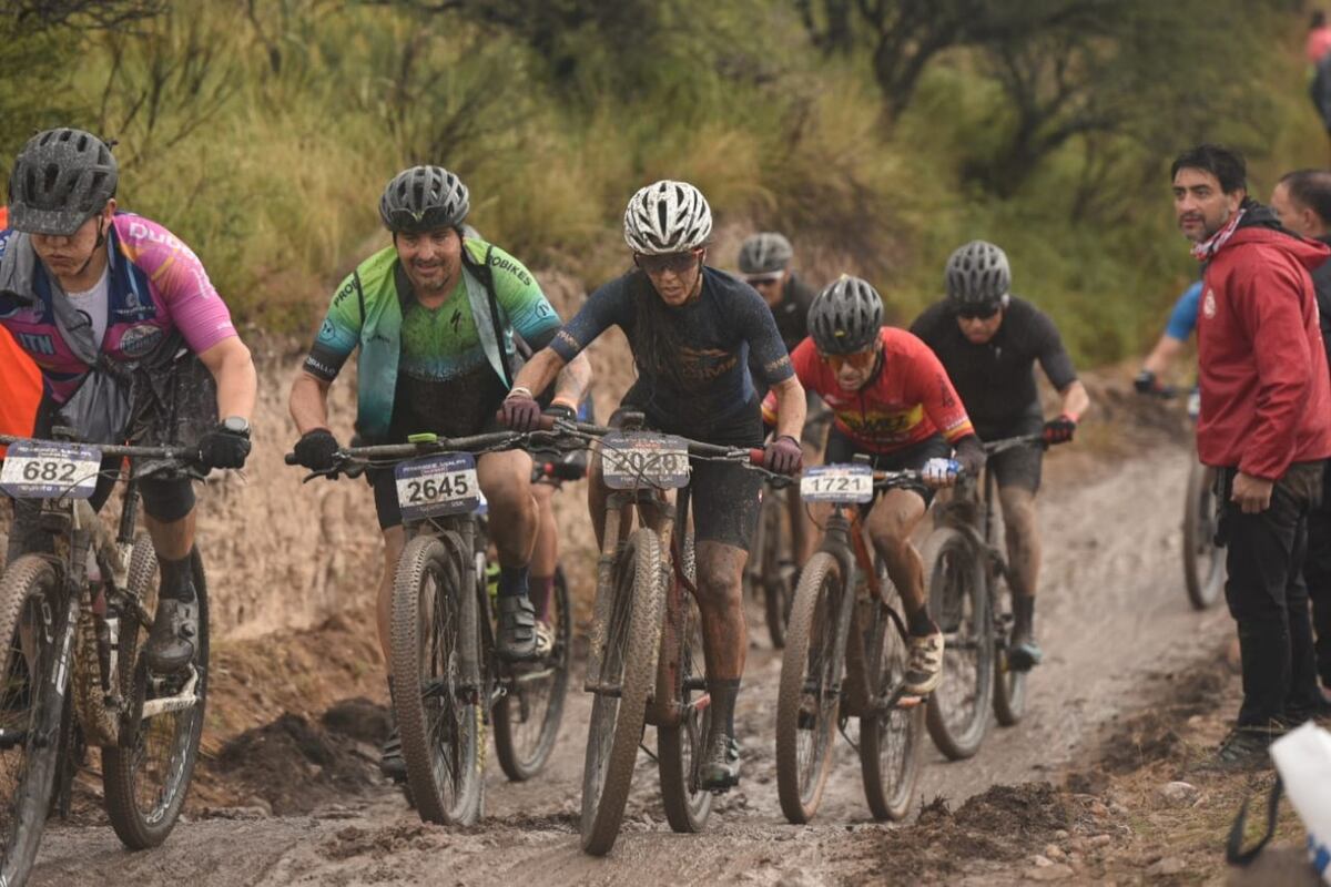 Desafío Río Pinto, día2. La competencia más convocante de MTB a nivel continental, con una inscripción de 5500 participantes, un récord histórico. (La Voz)