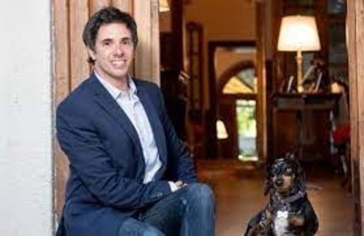 Robertito Funes Ugarte: descubrí su casa de campo en Buenos Aires, el refugio vintage adaptado para sus 10 perros rescatados