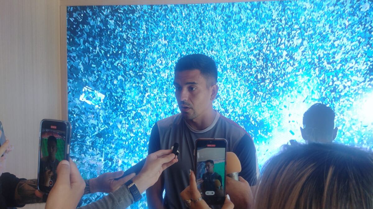 Juan Gabriel Rodríguez. Debe recuperarse de una lesión para poder ser negoaciado. Su pase es de Talleres.