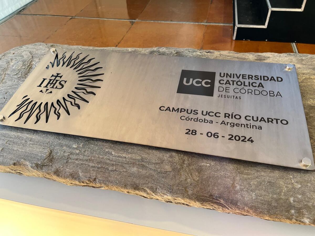 El campus de la universidad privada está ubicada en la zona aledaña a "countries" que están a la vera de la ruta 30, camino a Achiras. (La Voz)