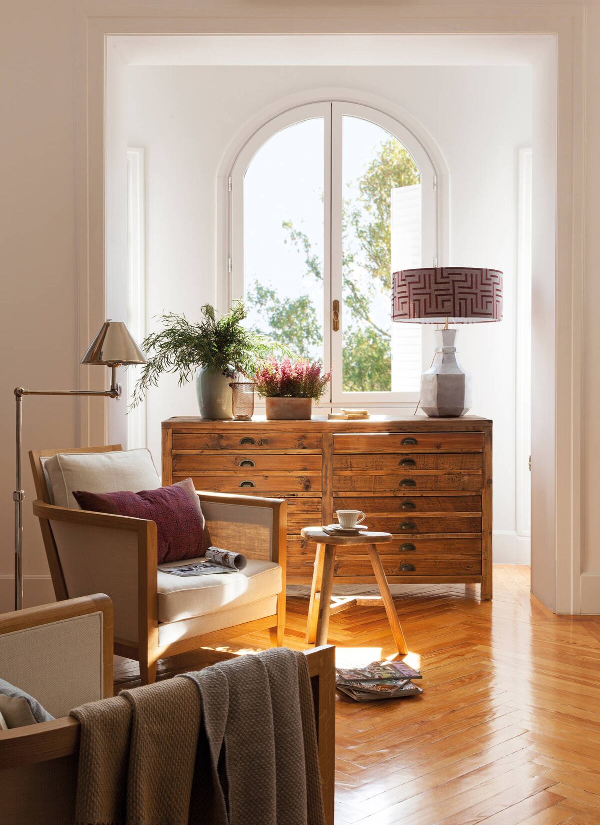 La iluminación juega un papel preponderante cuando se quiere realzar un mueble u objeto.