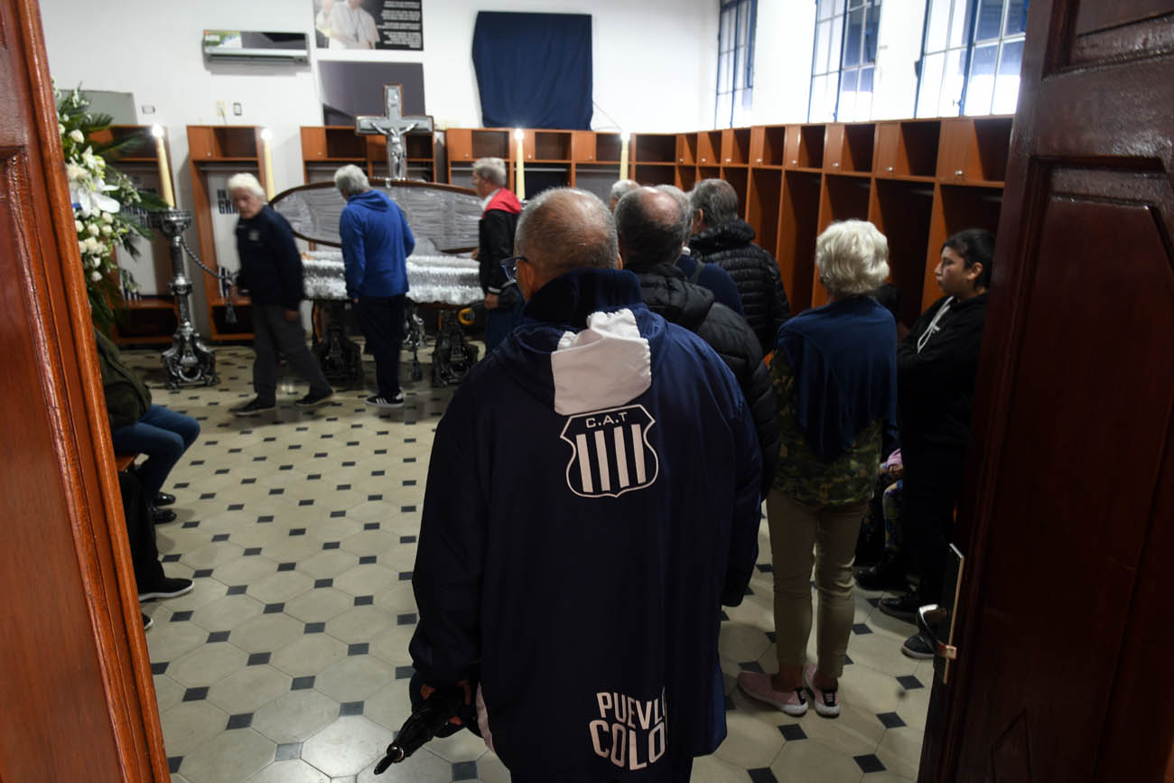 Velorio de Luis Adolfo Galvan en la Boutique de Barrio Jardin (Ramiro Pereyra/La Voz)