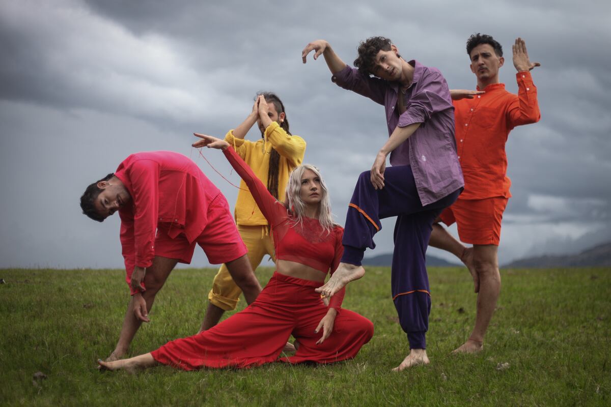 Fly Fly Caroline en una de sus últimas etapas juntos, en la grabación del clip para "La Tristeza" (gentileza)