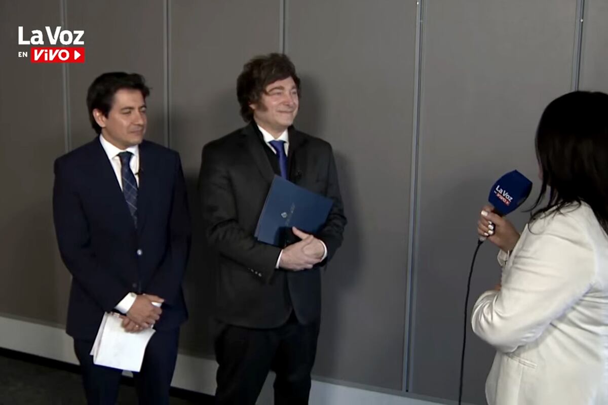 Javier Milei y Gonzalo Roca entrevistados por Virginia Guevara para La Voz en Vivo. (Captura)