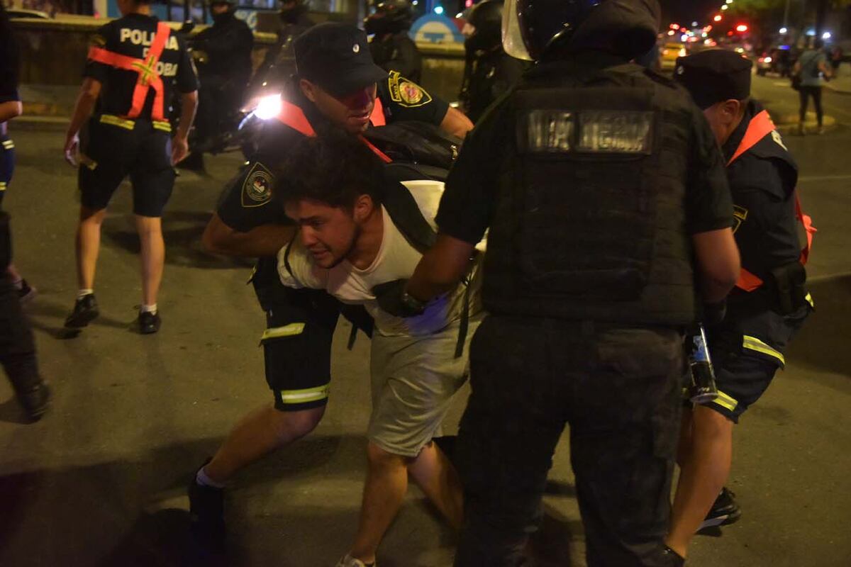 cacerolazo en patio olmos