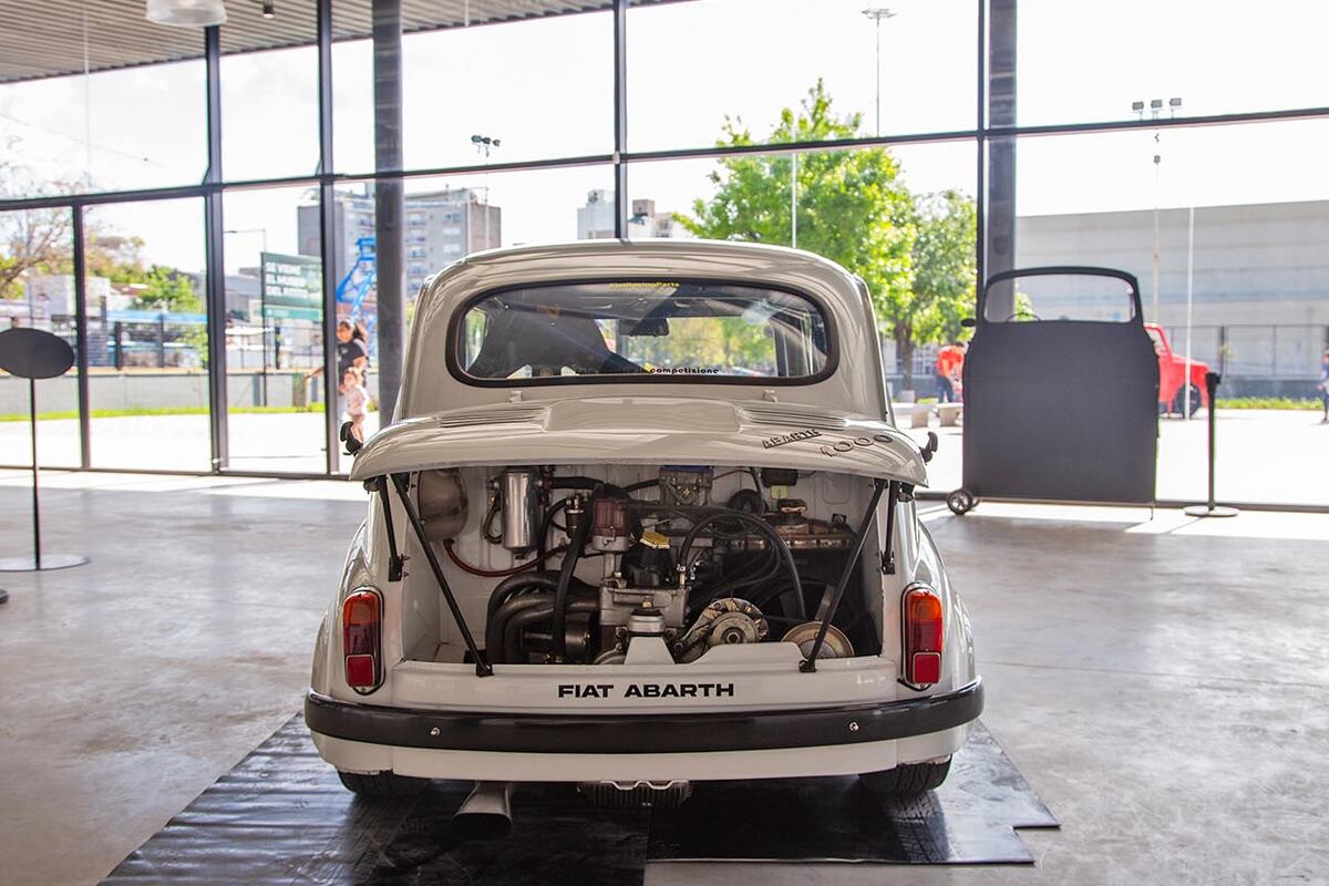 A partir de 1963, el grupo motor, transmisión y demás elementos mecánicos eran producidos en el complejo industrial de Córdoba.