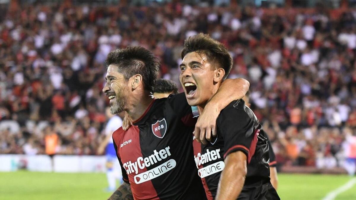 Juan Sforza durante su paso por Newell´s donde compartió equipo con Pablo Pérez, hoy ayudante de campo en Talleres.