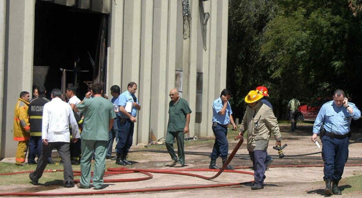 2007. La planta piloto de Ingeniería de la UNRC que explotó en Río Cuarto (La Voz/Archivo).