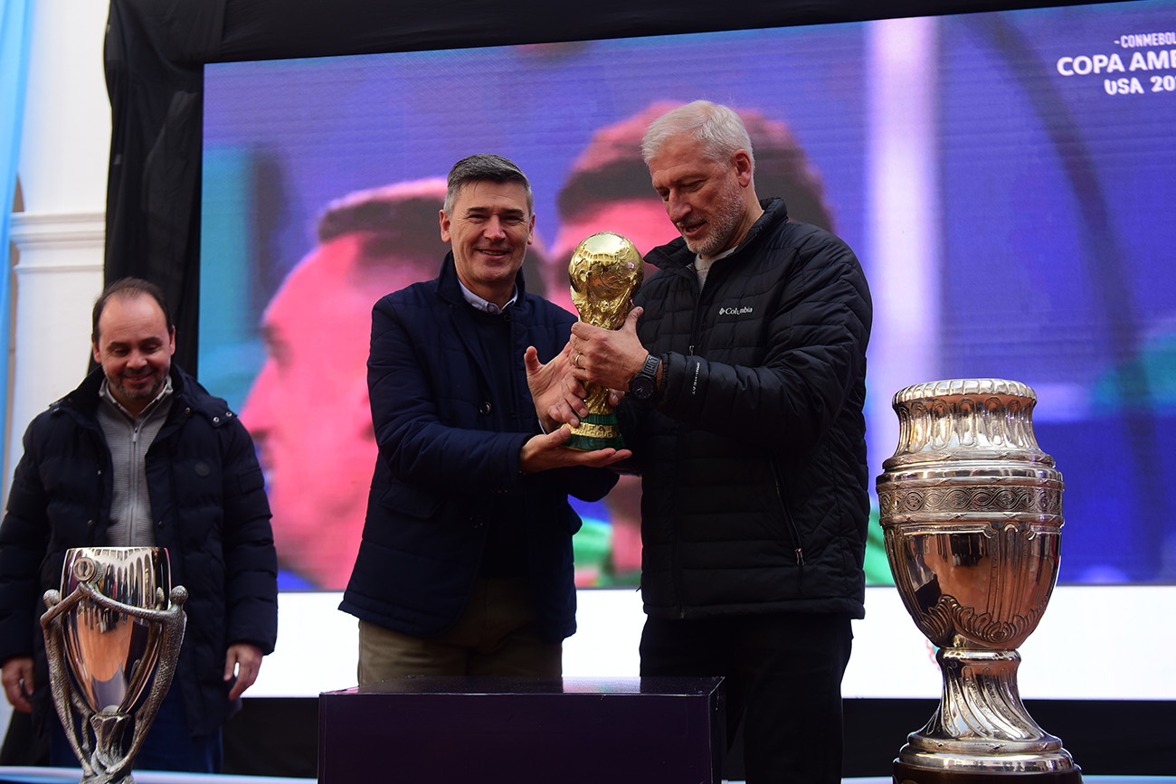 Daniel Passerini Intendente de la ciudad de Córdoba.
Muestra Laureles, la Copa del Mundo, Copa América 2024 y Finalissima 2022 en el Cabildo histórico de Córdoba. (José Gabriel Hernández / La Voz)