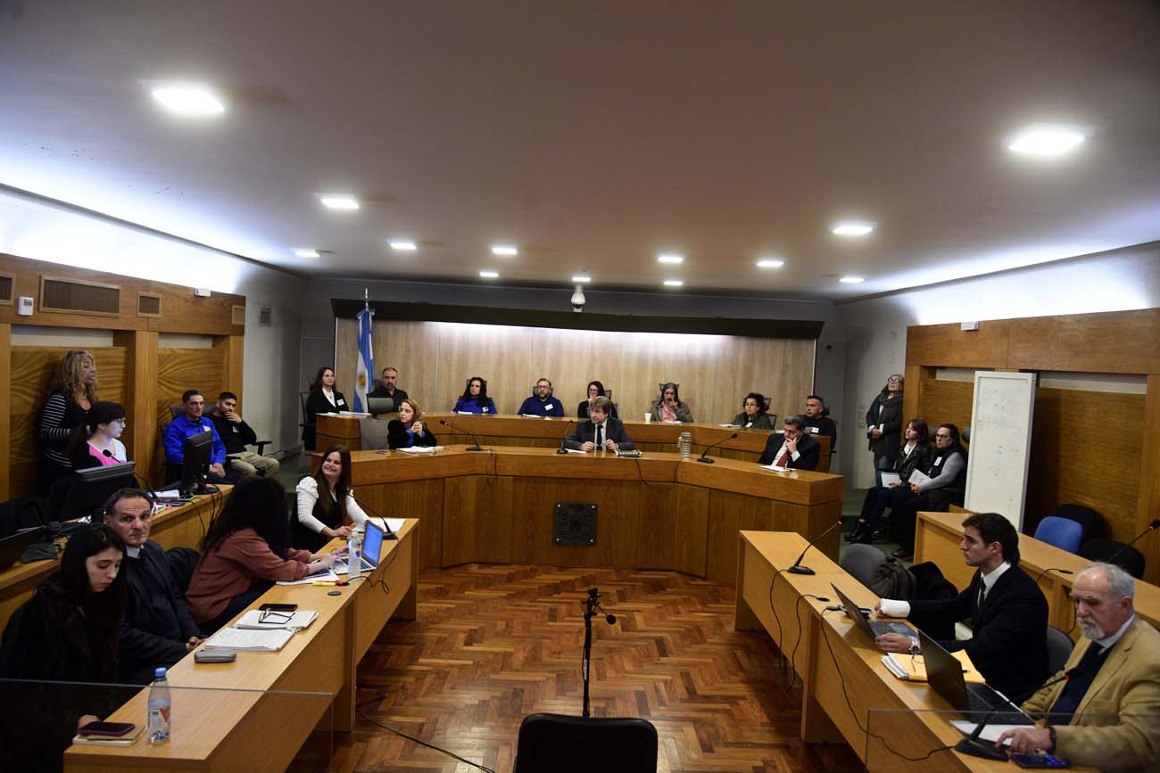 Partes. Las partes del juicio en la sala de audiencias donde se constituyó el jurado popular de la Cámara 4ª del Crimen. (Ramiro Pereyra/ La Voz)