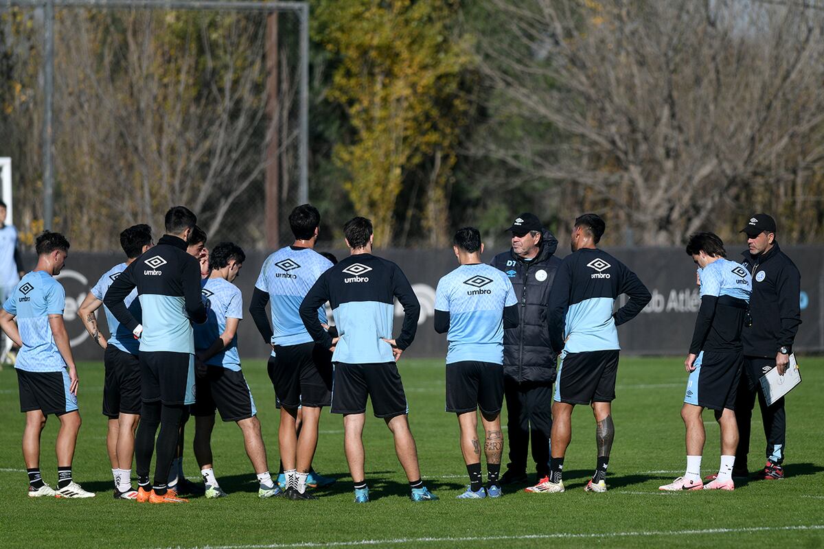 Belgrano entrena en el Predio Armando Pérez en Villa Esquiú. (Ramiro Pereyra / La Voz)