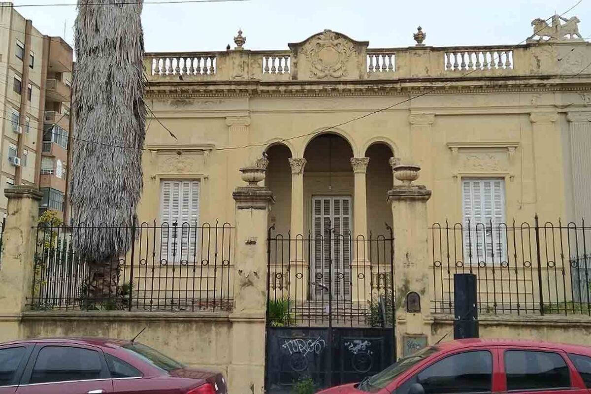 Valor arquitectónico. Casa colindante al ex City Hotel de Río Cuarto (Foto Julieta Sayago).