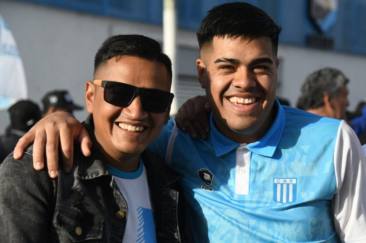 Racing fue local de Aldosivi de Mar del Plata y, como siempre, estuvo La Voz para hacer su clásica sección Cara ‘e Cancha, retratos de una pasión. Fotografías de Ramiro Pereyra, reportero gráfico del diario.