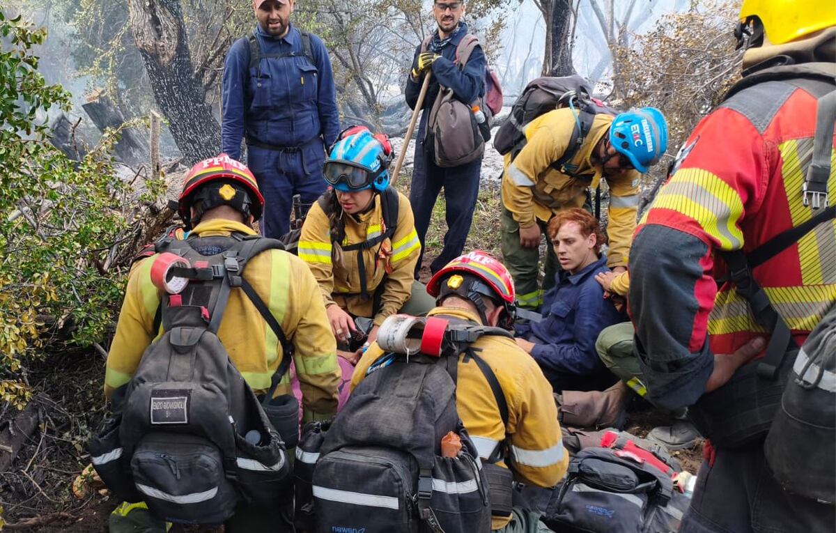 Bomberos de Córdoba rescataron a dos personas en incendios de Cholila. (PPMF)