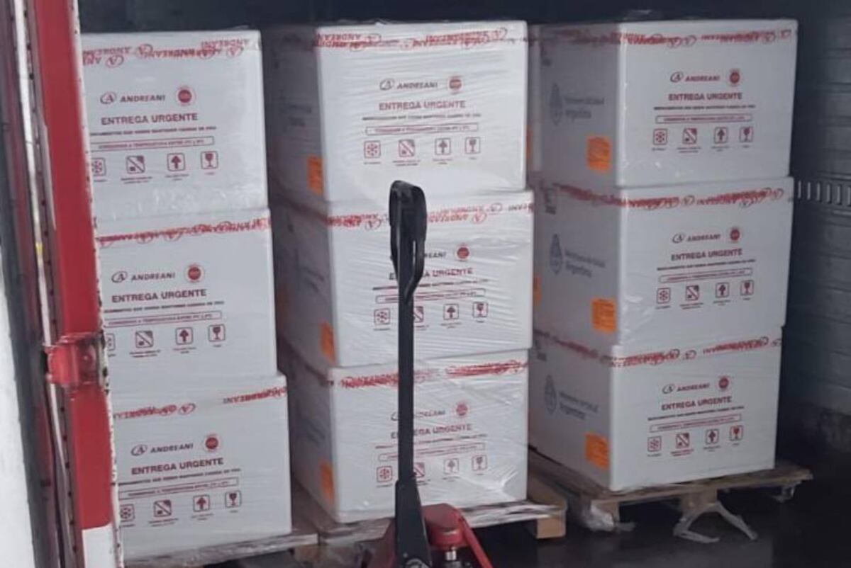 Llegó a Córdoba una nueva partida de vacunas Sinopharm enviada por el Gobierno nacional (@gobdecordoba).