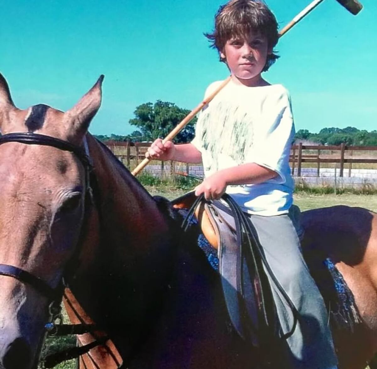 Desde muy chico, Franco Colapinto desarrolló una especial conexión con los caballos.