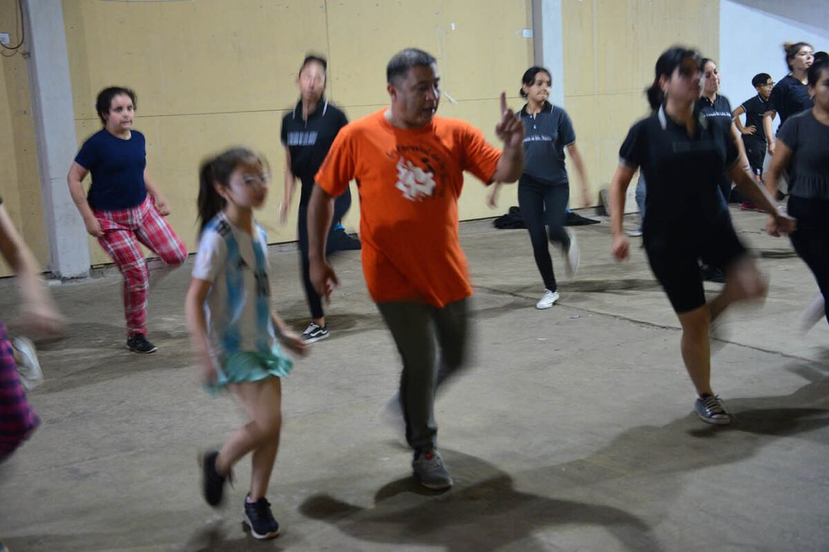 Villa El Libertador. Academia de danza "La forestal" dirigida por José Rodríguez (Javier Ferreyra/La Voz).