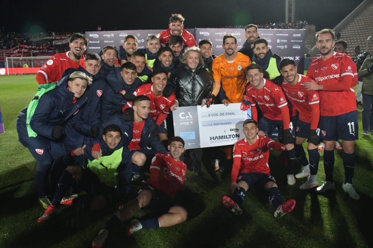 El Rojo, dirigido por Julio Vaccari, consiguió su clasificación tras superar a Gimnasia de Mendoza (Prensa Copa Argentina)