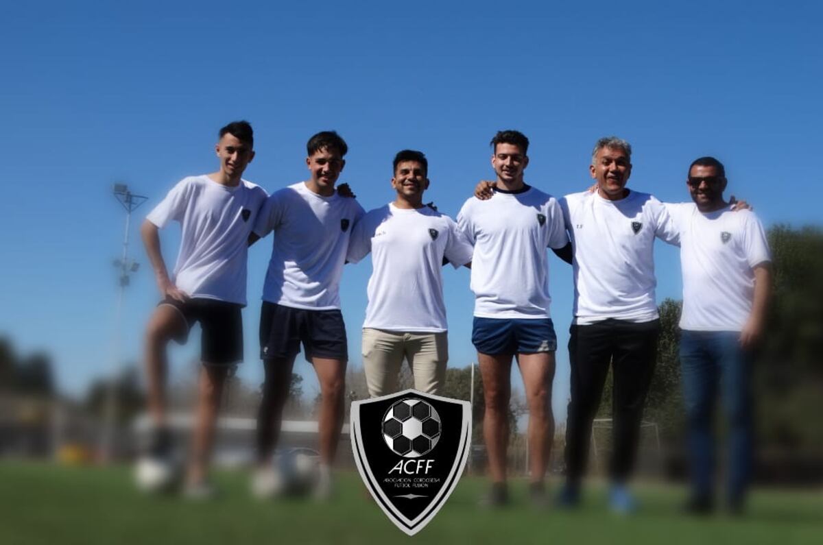 Los jugadores cordobeses que partirán en los próximos días para jugar en México, en Atlético Capitalino. (Gentileza Verónica Hudson, Asociación Cordobesa de Fútbol Fusión).