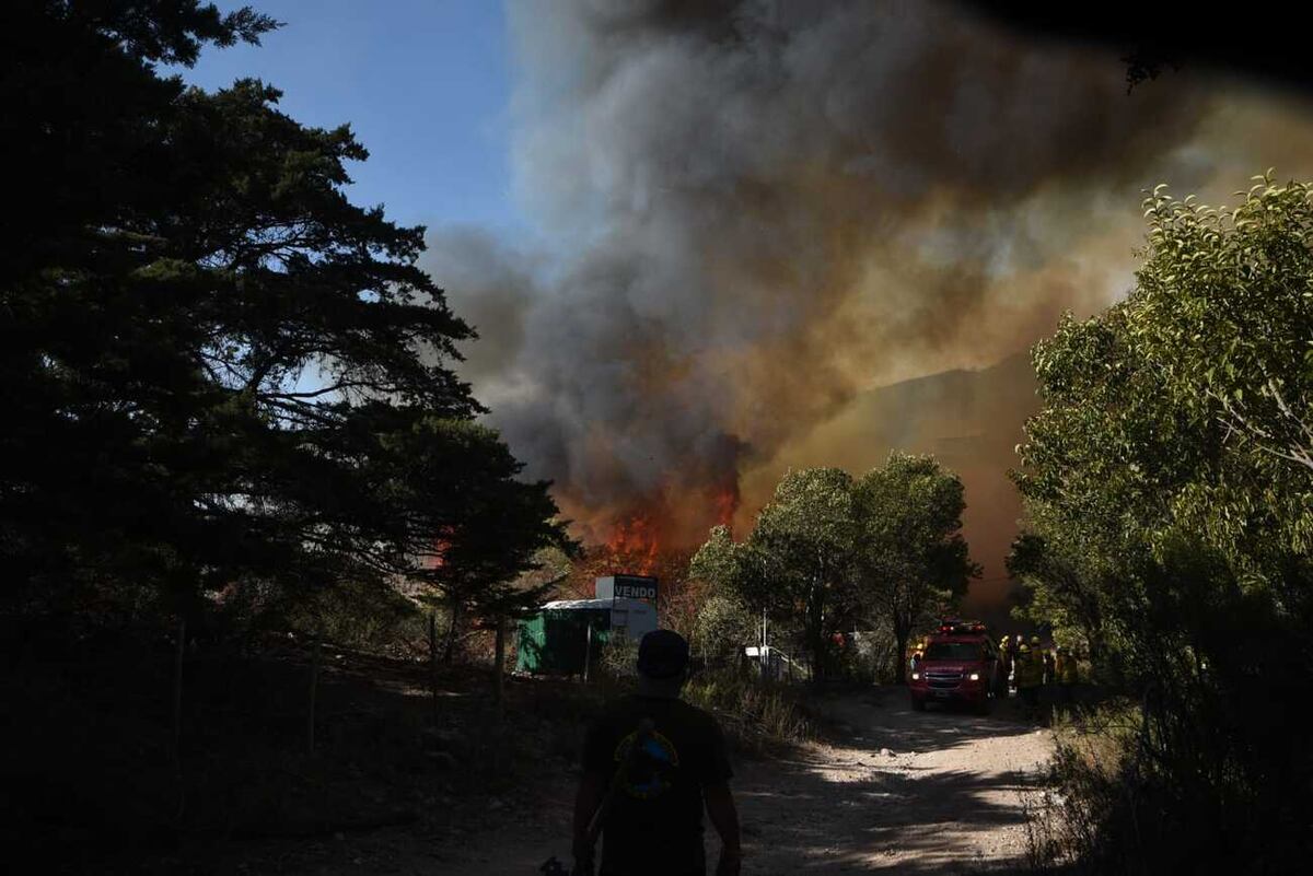 Incendio, zona del camino el Dragón que une la Falda con Huerta Grande (La Voz)