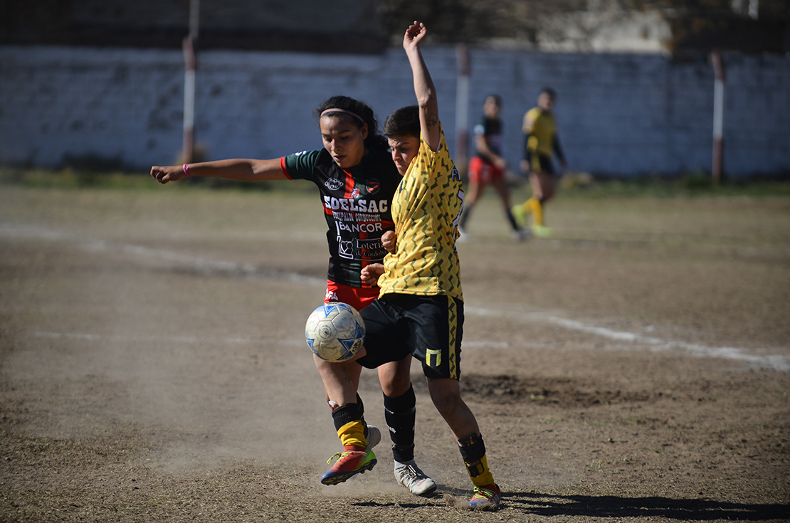 La vuelta del fútbol femenino en Córdoba. (José Gabriel Hernández)