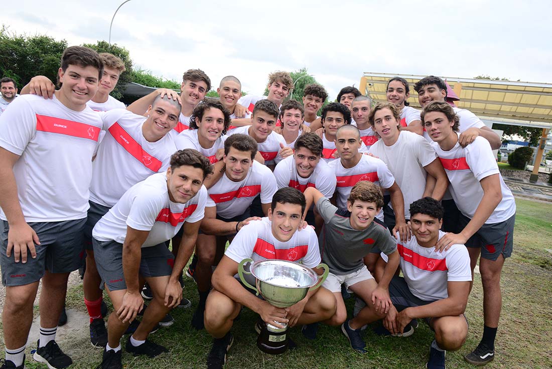 Brindis con el seleccionado de Córdoba M18, campeón argentino de rugby en la planta del diario La Voz del Interior
Miércoles 9 marzo 2022 - Foto José Gabriel Hernández / la Voz