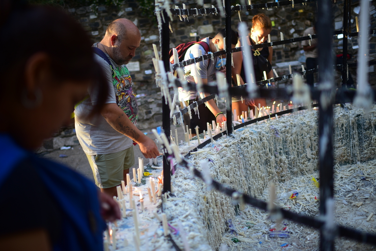 Una multitud marchó a la Virgen de Lourdes en Alta Gracia. (Pedro Castillo / La Voz)
