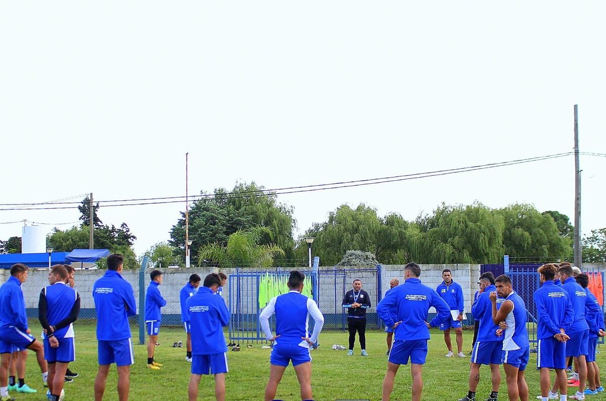 Argentino de Monte Maíz ya trabaja pensando en su debut en el Federal A. Jugará dos amistosos en los próximos días. (Prensa Argentino de Monte Maíz).