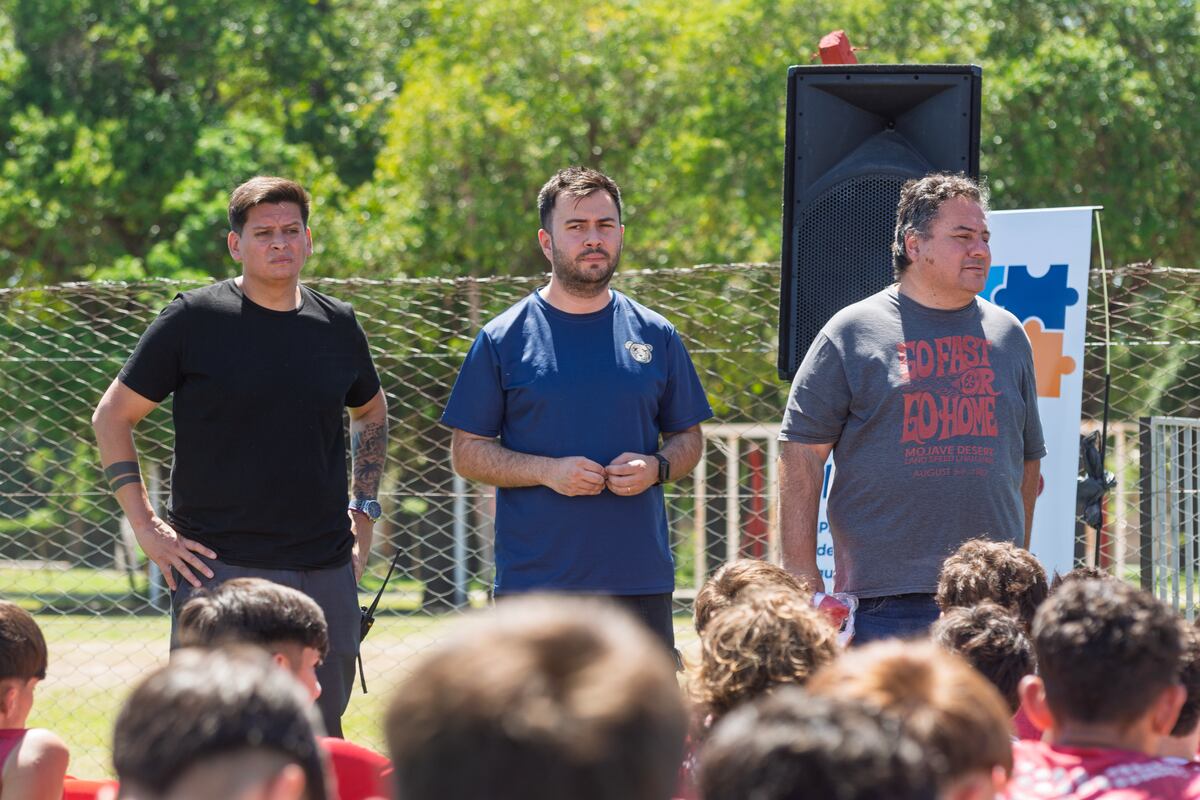 La cancha Osvaldo Ardiles de la ciudad Deportiva de Instituto fue escenario de una propuesta que promueve el pensamiento crítico desde el deporte, con apoyo de la Dirección General de Juventud. (Prensa Instituto)