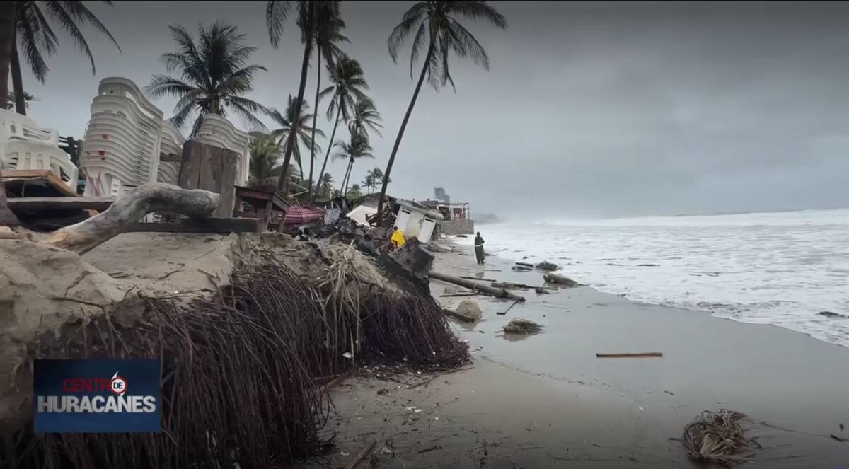 La Coordinación Nacional de Protección Civil pide a la población seguir con las recomendaciones de alerta máxima. (Foto: captura vídeo de centro de huracanes México).