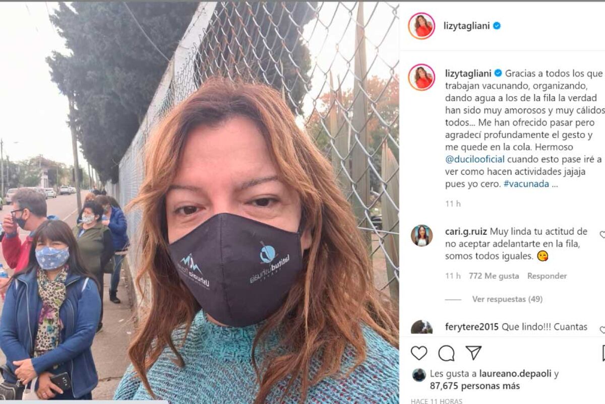 Lizy y la selfie en la fila. (Instagram Lizy Tagliani)