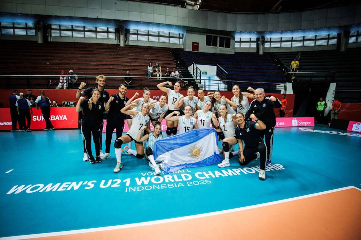 Las Panteritas avanzaron a cuartos de final del Mundial U21 y después de 24 años volvieron a meterse entre los ocho mejores del torneo. (Prensa FeVA)