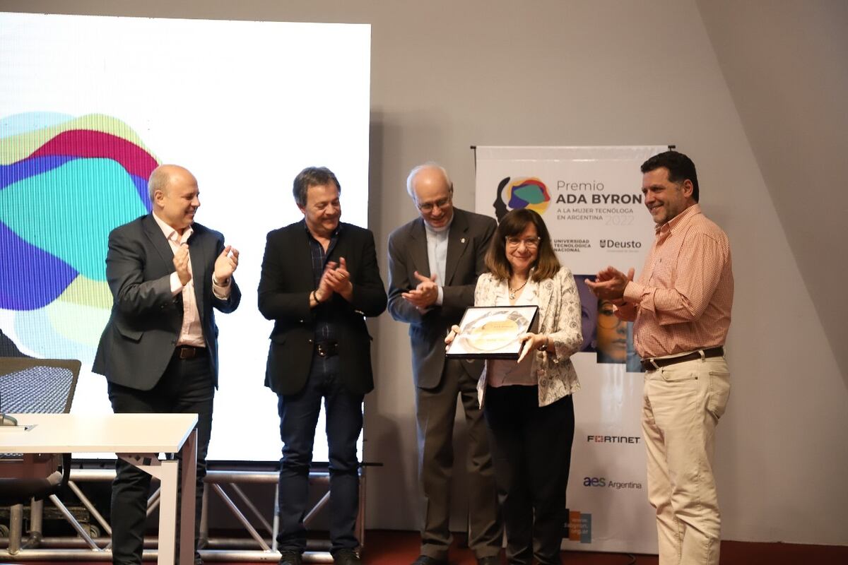 La distinción es otorgada por la Universidad Tecnológica Nacional (UTN), la Universidad Católica de Córdoba (UCC) y Universidad de Deusto, de España. (Foto: Universidad Católica de Córdoba)