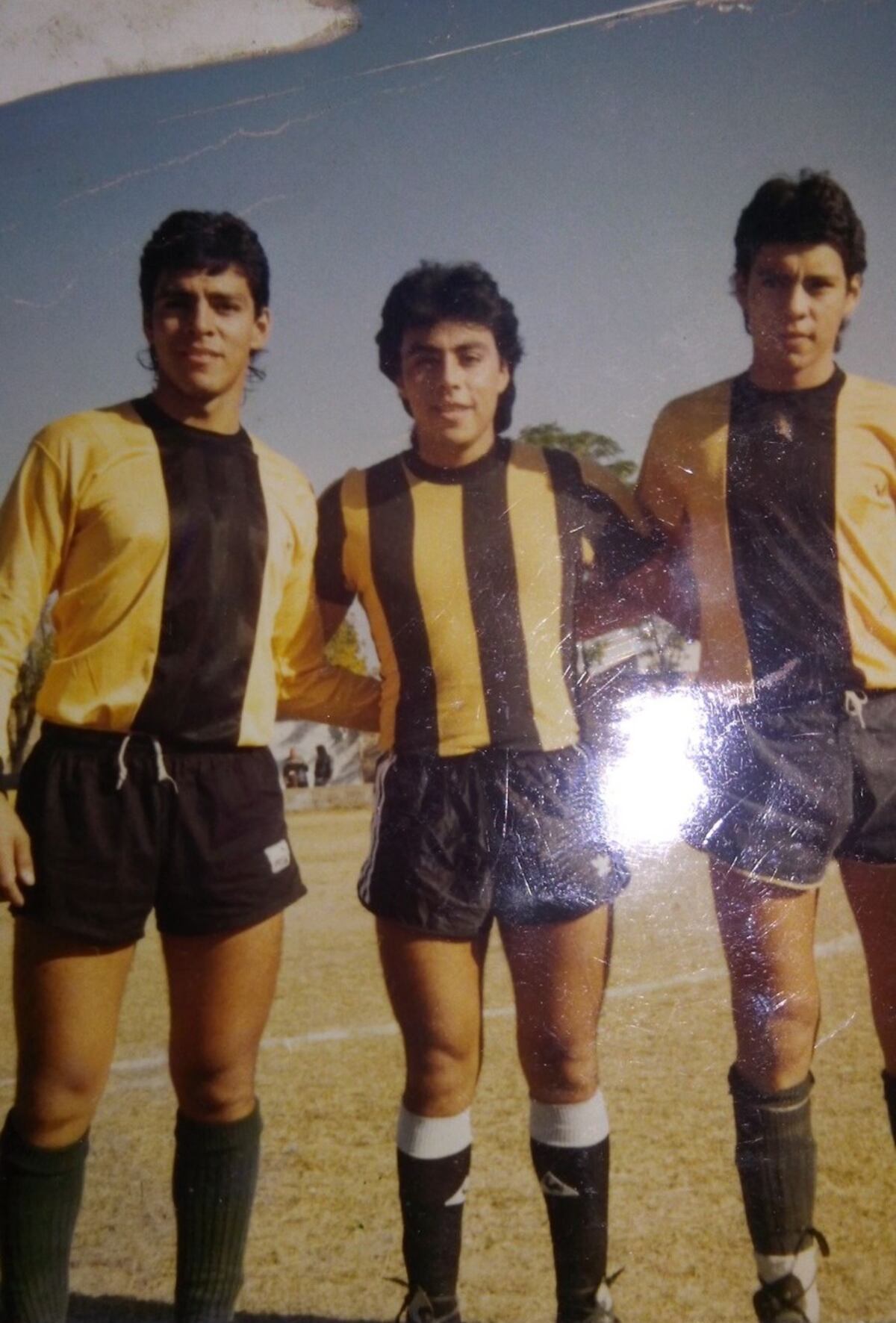 Nicolás Fernando Oliva y sus hermanos en Unión Florida. Fue su primer DT en Unión Florida. Antes de pasar a Instituto.