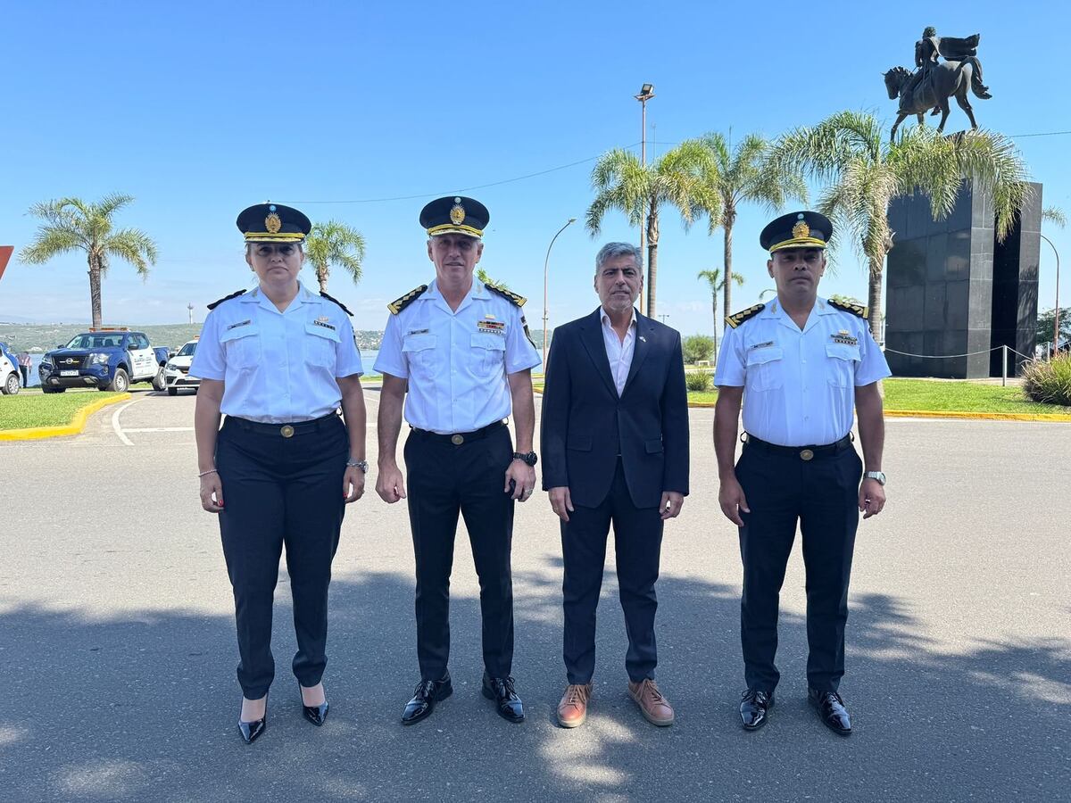 La última foto. La comisaria Salgado, junto a los comisarios Gutiérrez y Marín, y el ministro Quinteros, en un acto días atrás en Villa Carlos Paz. (Policía)