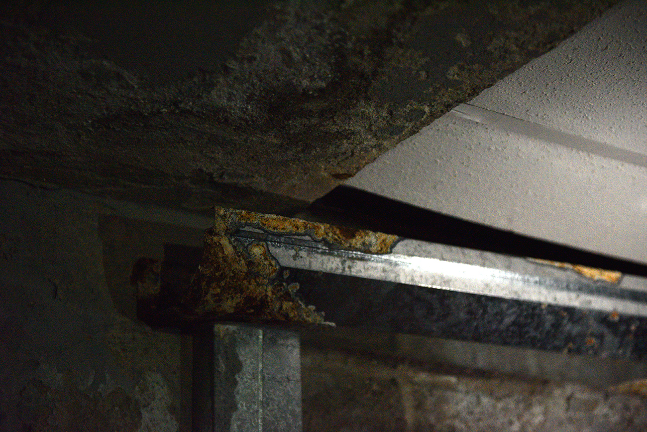 Denuncia de un edificio de Gama que tiene altos problemas estructurales. Avenida Colon 4399. (José Gabriel Hernández / La Voz)
