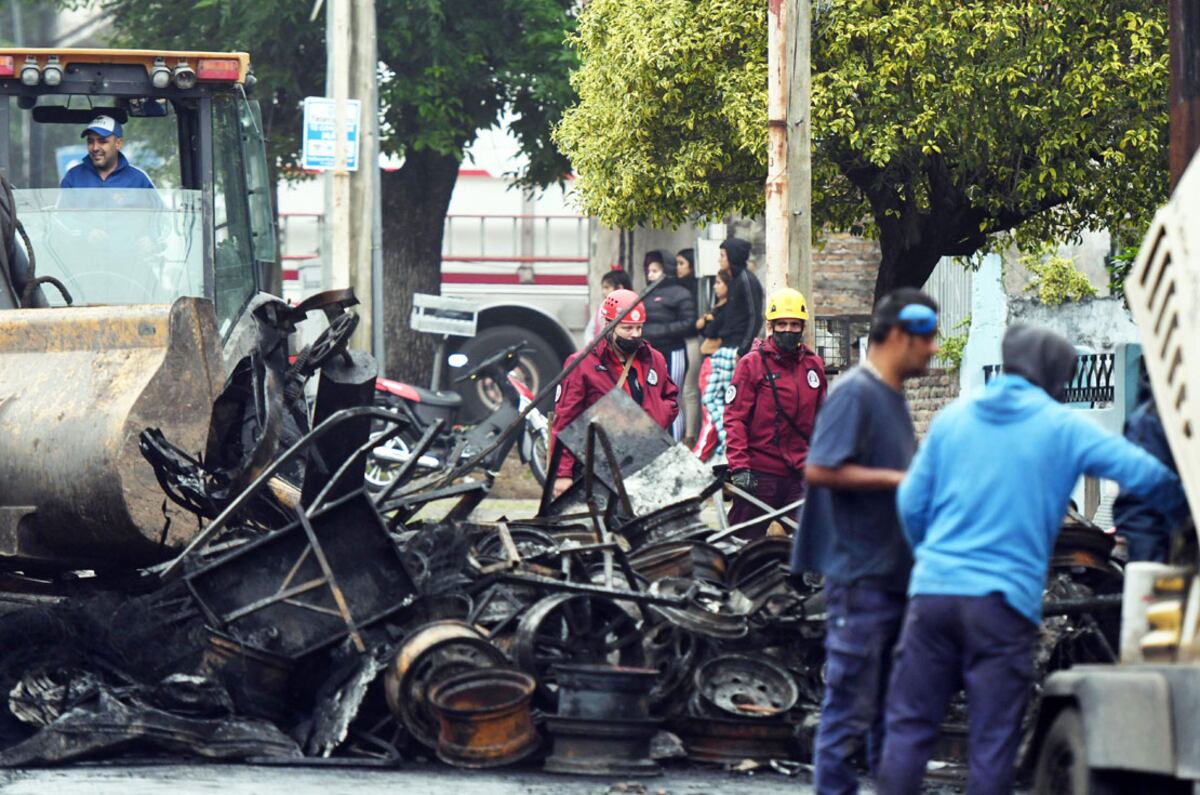 Daños tras el incendio. (Télam)