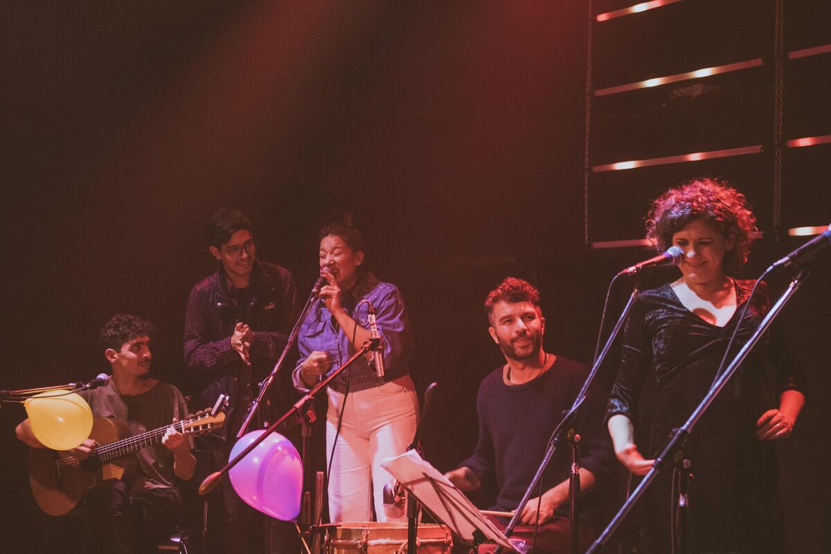Cruza junto a algunos de los nombres que se sumaron a la grilla del Festival de las Canciones Unidas. (Gentileza Fer Cruza).