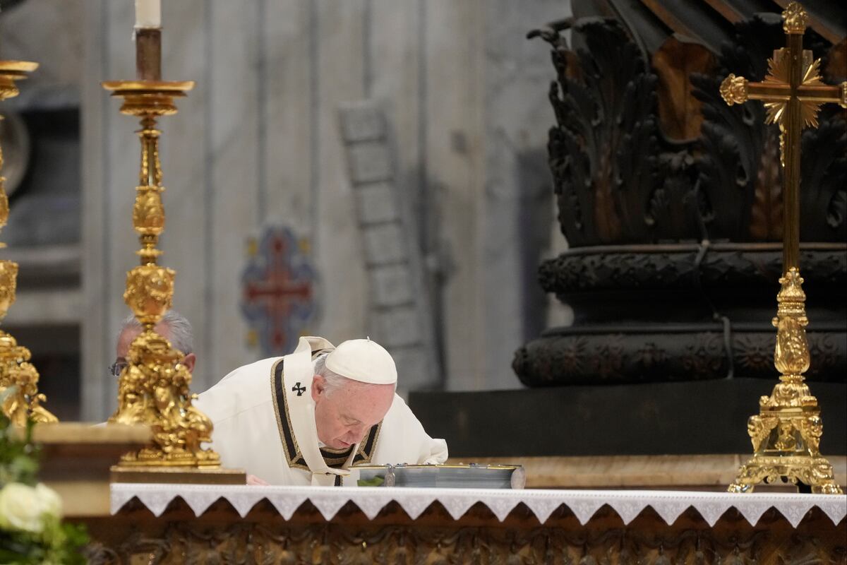 El Papa Francisco en la misa del Jueves Santo. (AP)