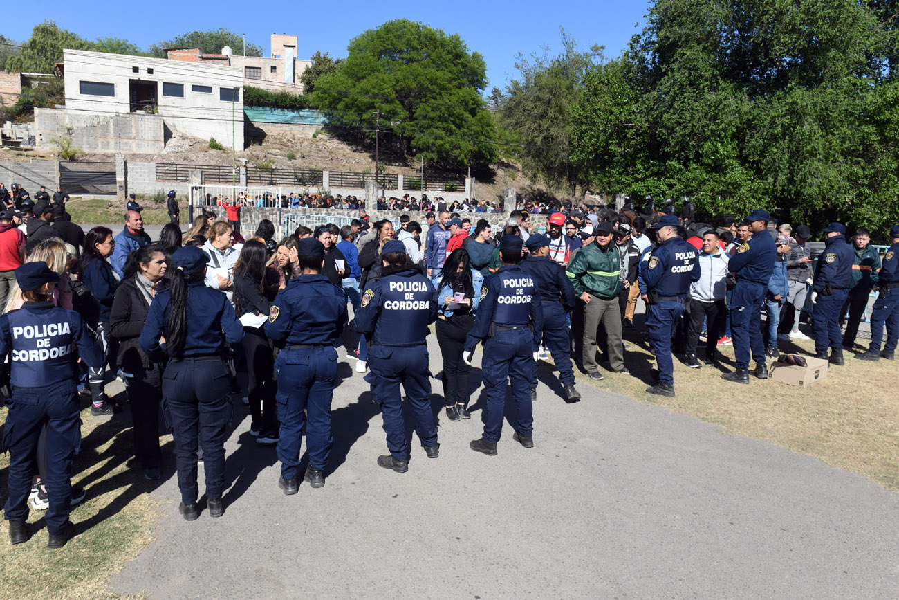 Asamblea del Soelsac en el club Quilmes de Villa Allende, que designará la junta electoral que regirá la elección de autoridades de ese gremio. (Ramiro Pererya / La Voz)