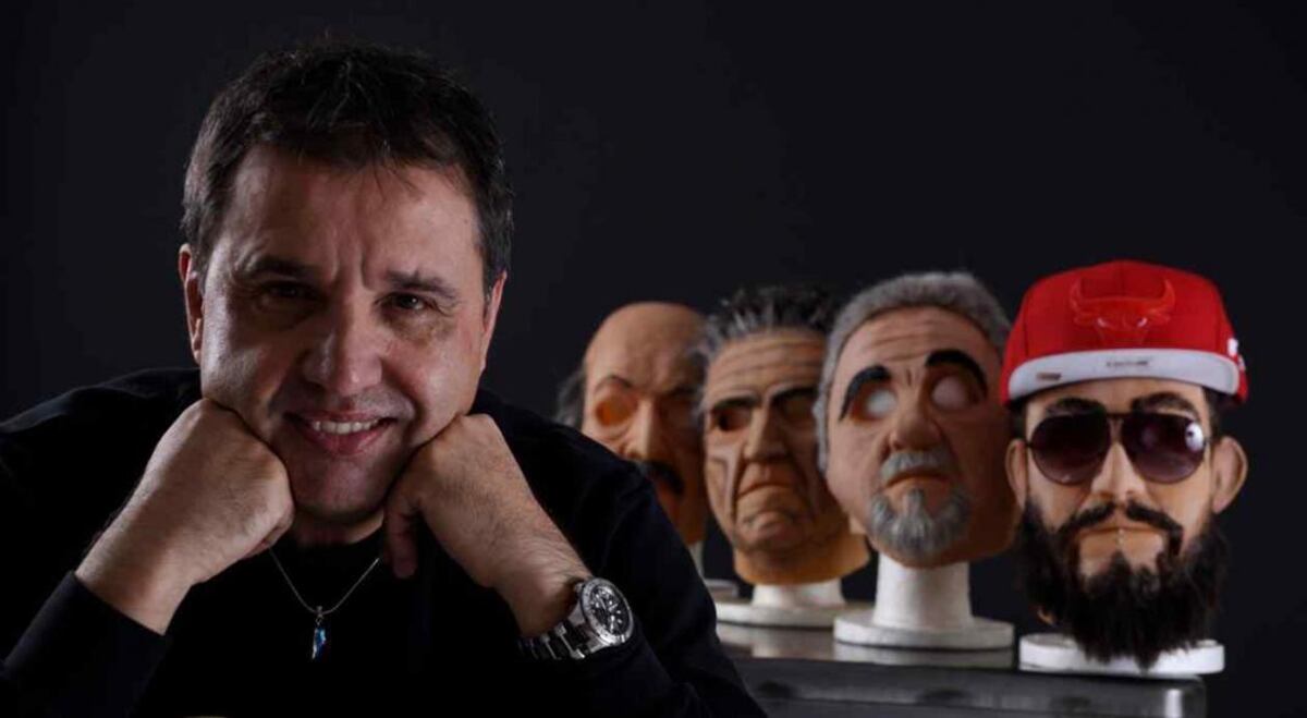 Mario Devalis despide su unipersonal en el Teatro La Brújula este fin de semana