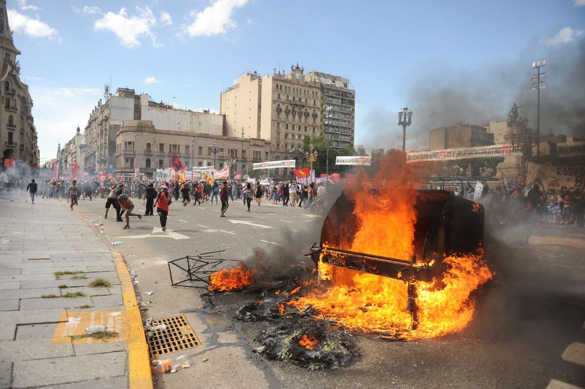 Incidentes en el Congreso de la Nacion por las protestas en contra del acuerdo con el FMI. (Federico López Claro)