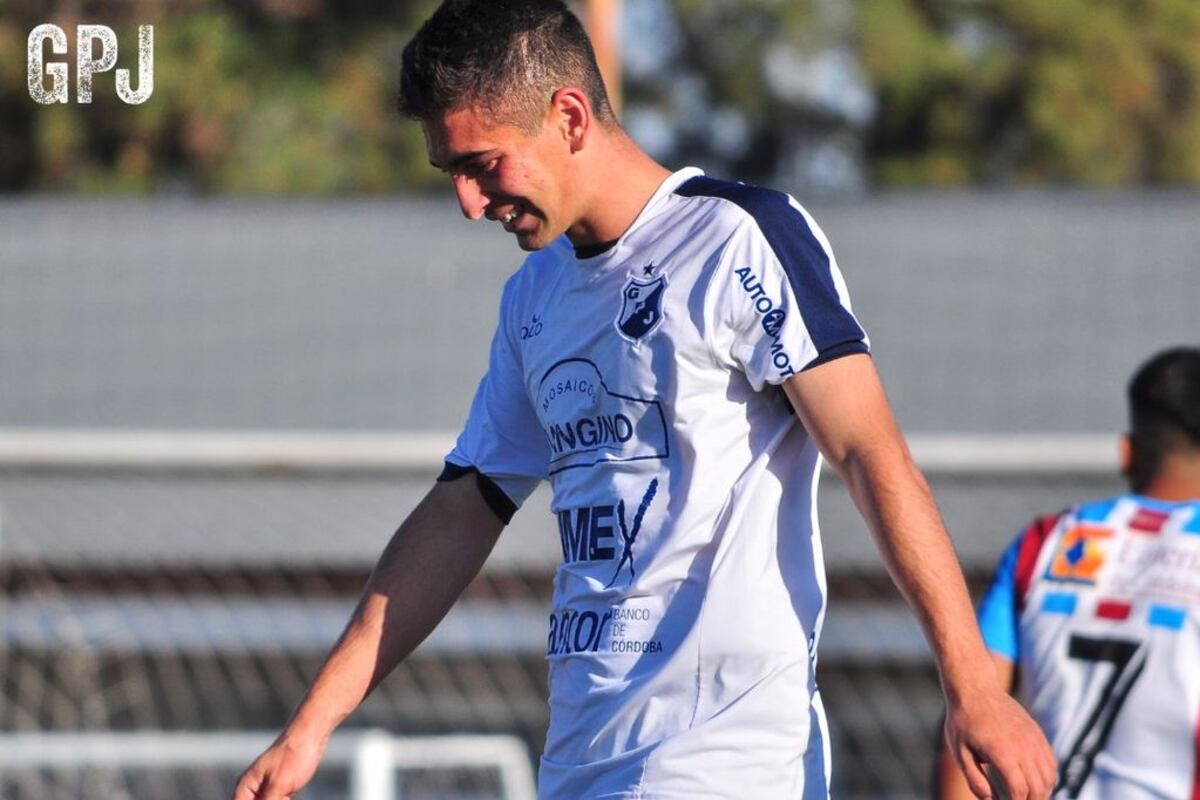 Valentín Mira fue una de las figuras de Juniors en el último campeonato de la Liga Cordobesa. Tiene 21 años e hizo inferiores en Instituto. (Prensa Juniors).