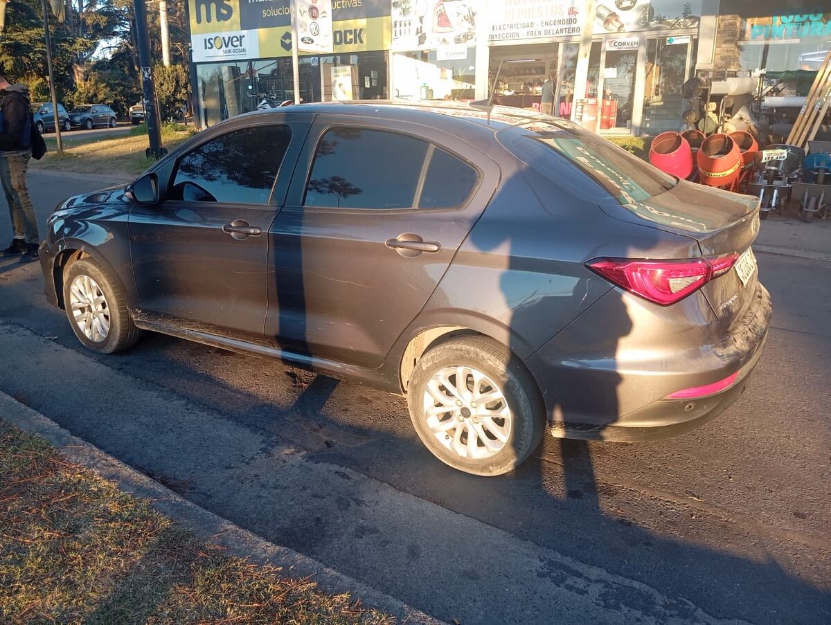 El auto que manejaba el joven en Villa Carlos Paz. (Policía)
