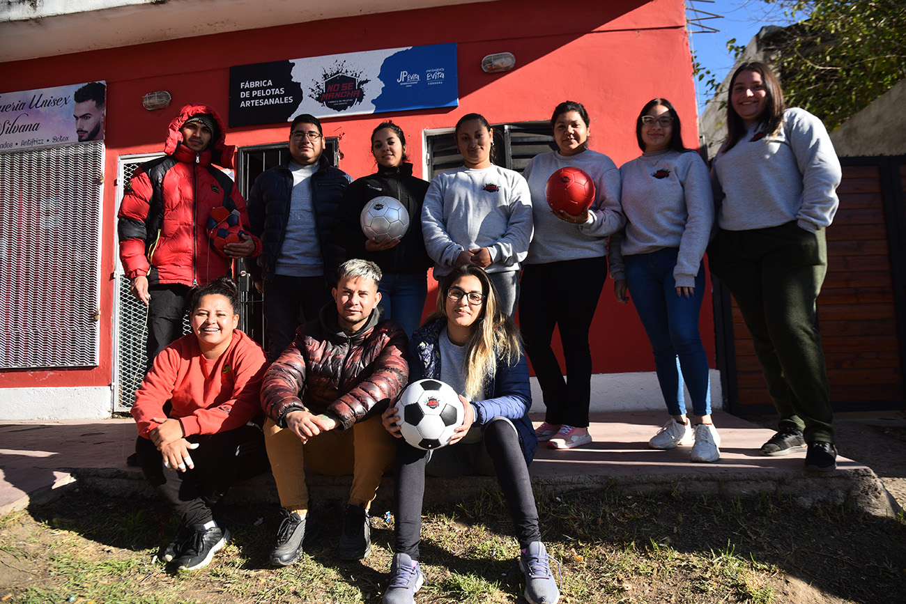 Barrio San Ignacio. Todos los integrantes de la cooperativa (Pedro Castillo/La Voz).