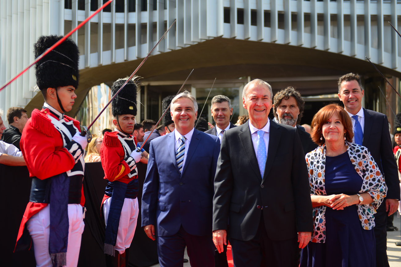 El gobernador Juan Schiaretti inauguró el período de sesiones ordinarias en Córdoba. (Nicolás Bravo / La Voz)