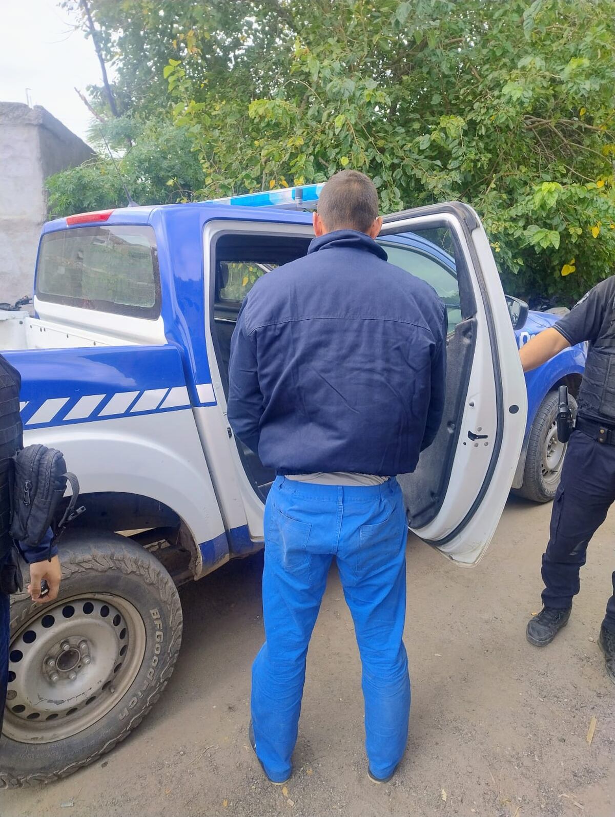 Lo allanaron por violencia familiar y tenía un arsenal. (Ministerio de Seguridad de Córdoba)
