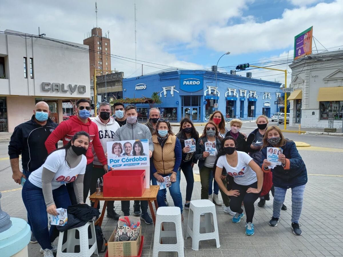 Acto en Bell Ville de Hacemos por Córdoba, en el marco del encuentro de 30 mil dirigentes y seguidores en 1.000 plazas de pueblos y ciudades de la provincia. (Hacemos por Córdoba)